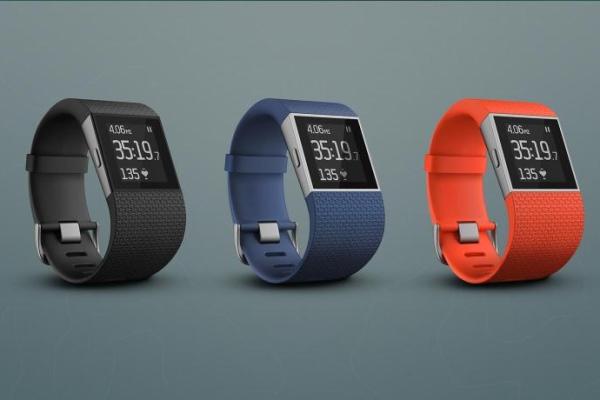 fitbit-surge-fitnesstracker-smartwatch